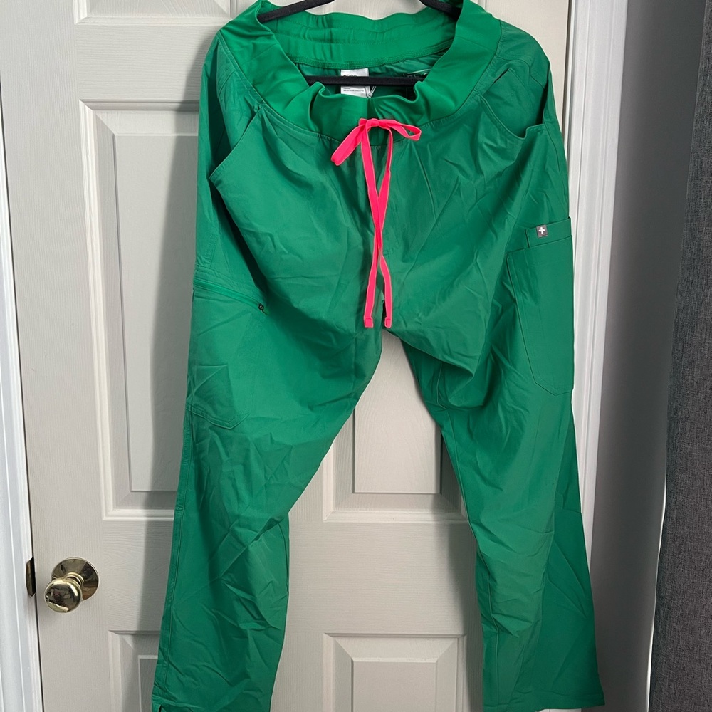 NWT Bright Green Scrub Pants - XL